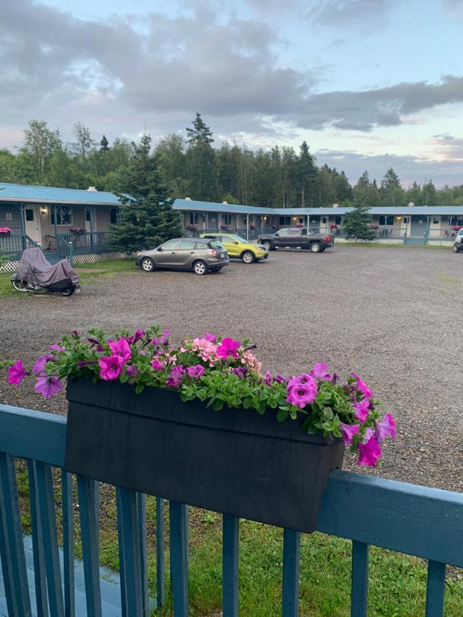 Motel de l'anse Port-Daniel Buitenkant foto
