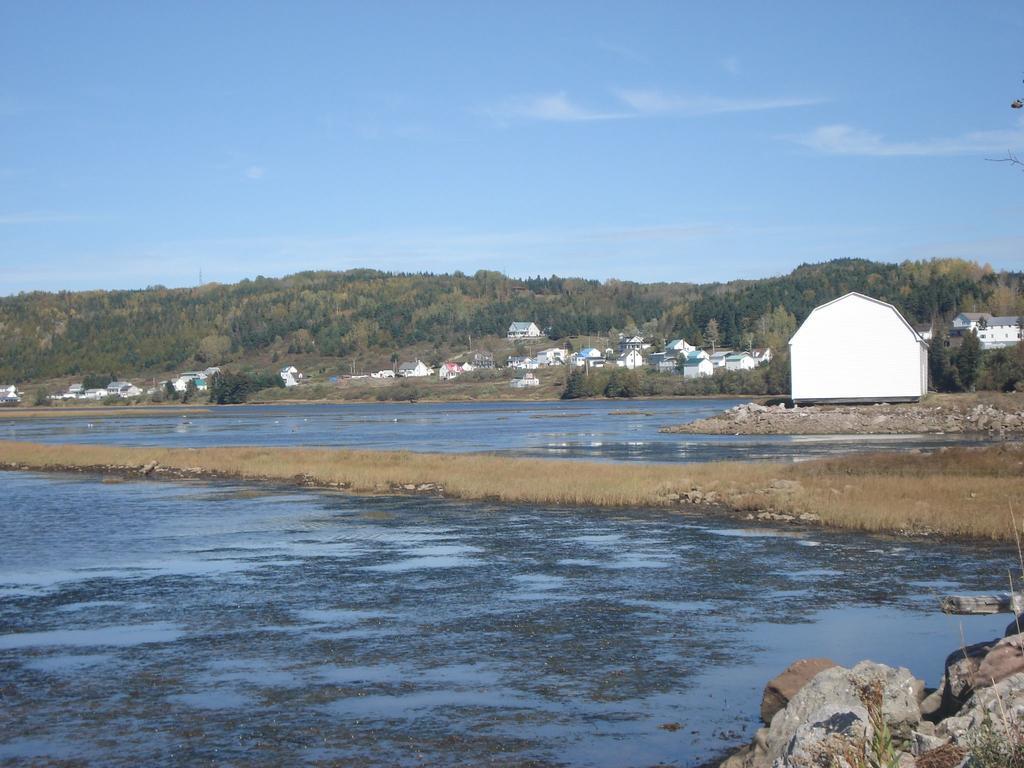 Motel de l'anse Port-Daniel Buitenkant foto