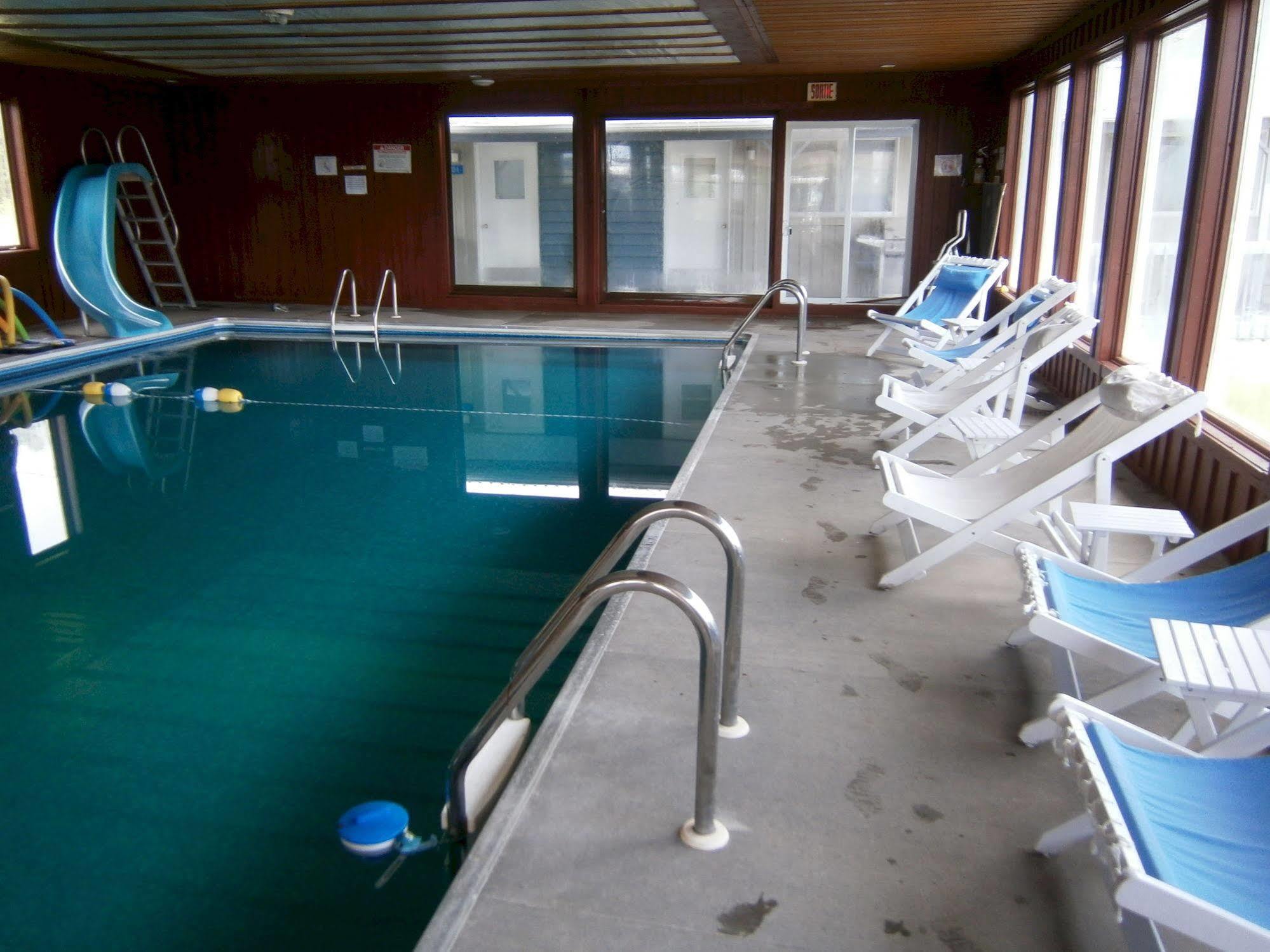Motel de l'anse Port-Daniel Buitenkant foto